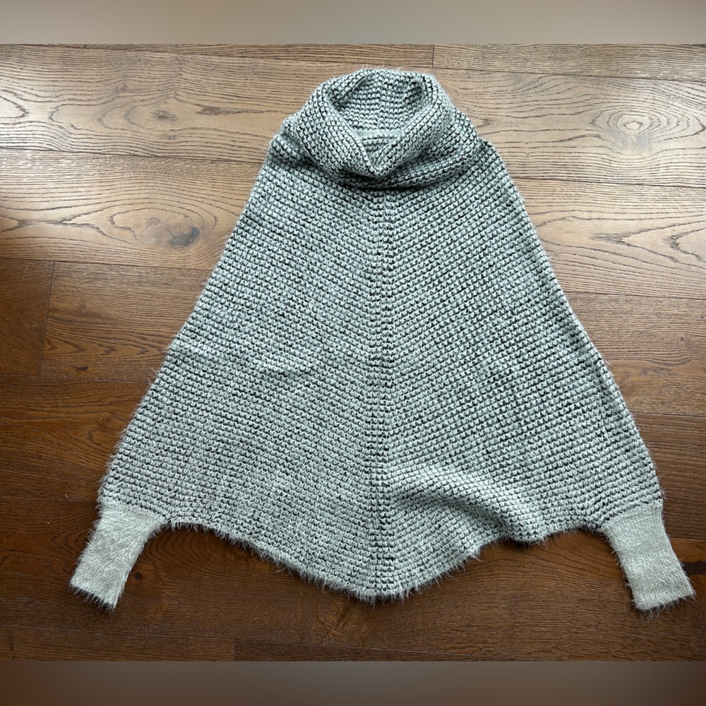 Freeway Gray Knit Women's Poncho